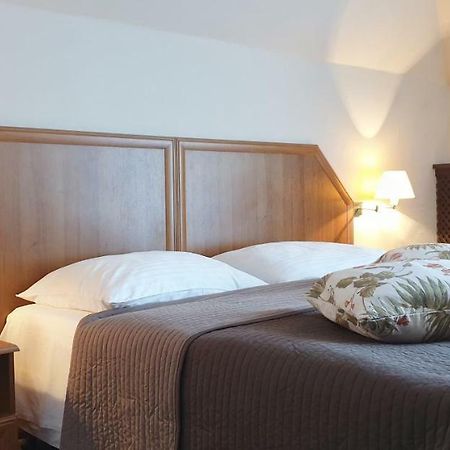 Hotel Zorza Namyslow Ngoại thất bức ảnh