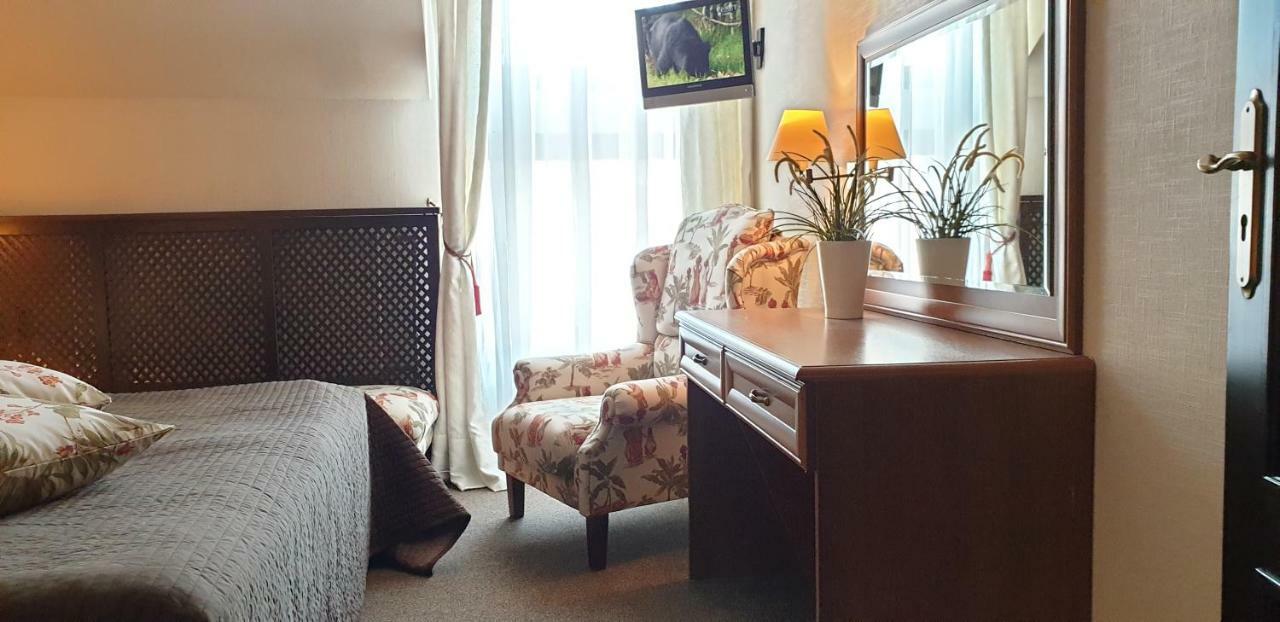 Hotel Zorza Namyslow Ngoại thất bức ảnh